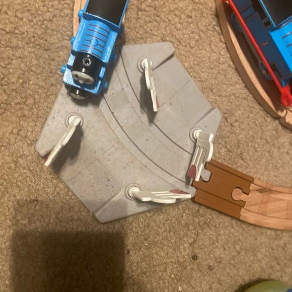 2013 Vintage Thomas & Friends Wooden Train Track Set with Multiple Engines - Picture 7 of 9